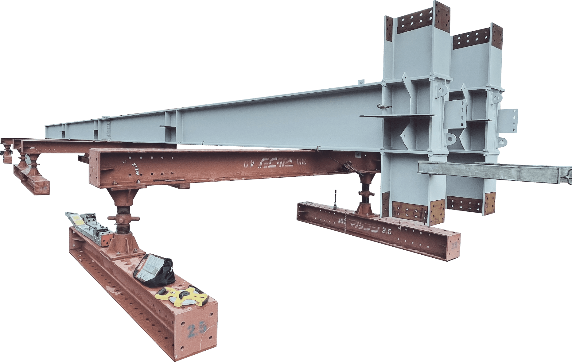 鉄骨建て方やってる。しかも専門。