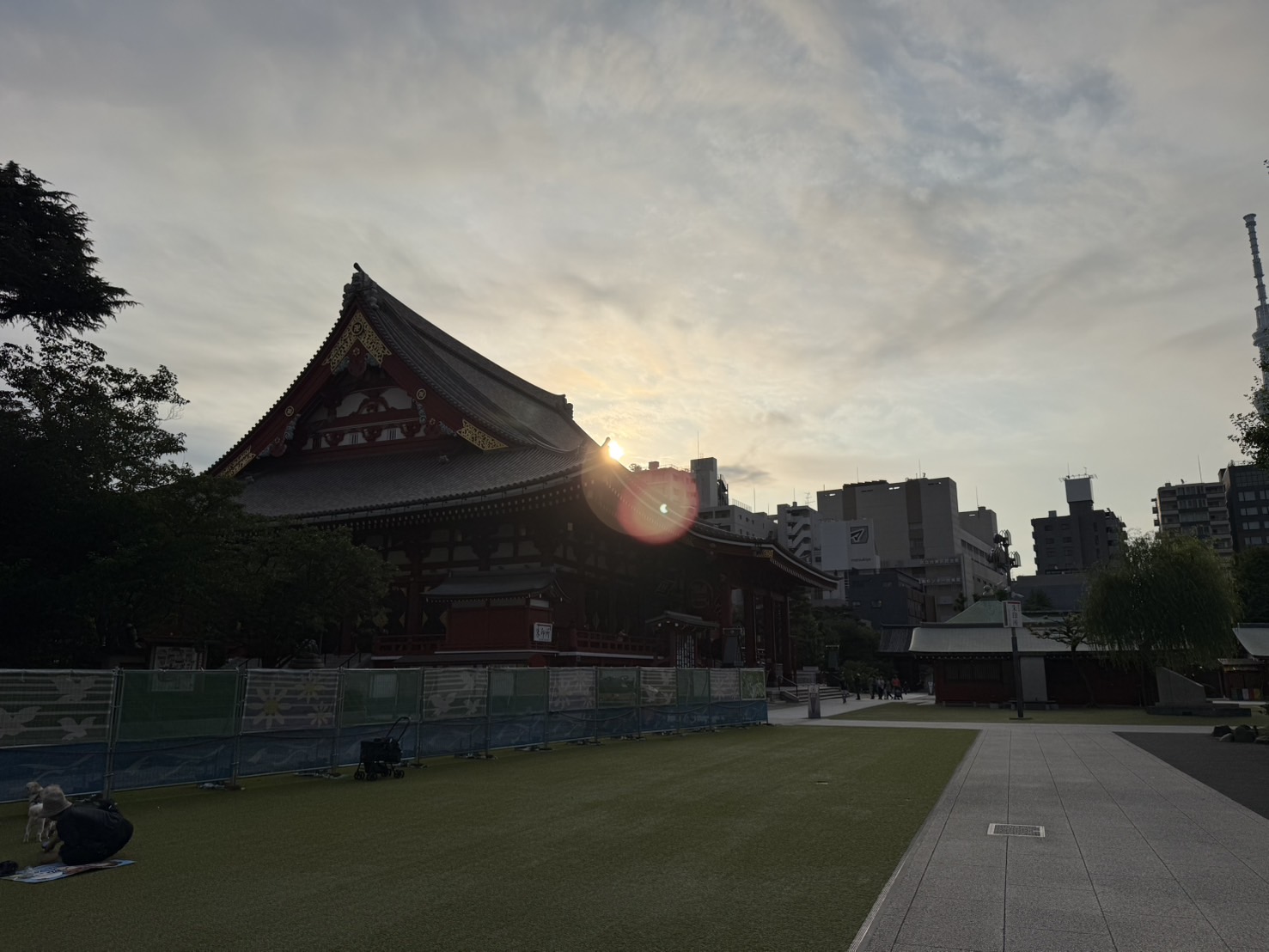 東京出張の朝に出会った浅草寺の鐘の音